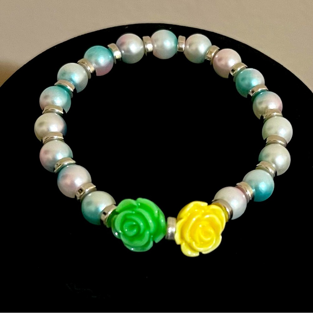 Handmade Jewelry Stretch Faux Pearl Bracelet 💕